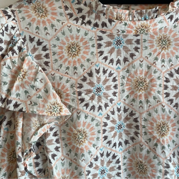 Geometric Ana print blouse with ruffles. A new approach. Size 3XL - Picture 2 of 6